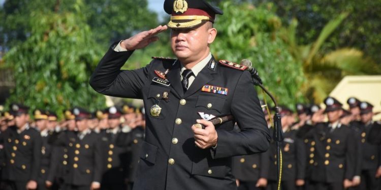 Kapolres Bulukumba Pimpin Upacara Pengibaran Bendera Peringatan Hari Pancasila