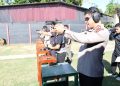 Tingkatkan Kemampuan dan Keterampilan Personel Dalam Penggunaan Senpi, Kapolrestabes Makassar Gelar Latihan Menembak