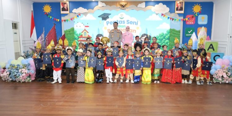 Kapolrestabes Makassar Hadiri Pentas Seni dan Pelepasan Anak TK Kemala Bhayangkari