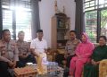 Kapolres Wajo bersama Ketua Bhayangkari Lakukan Anjangsana ke Sejumlah Purnawirawan Polri