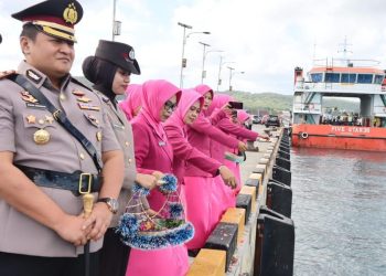 Peringati HUT Bhayangkara ke-80, Kapolres Selayar Ziarah dan Tabur Bunga di TMP Barugaia