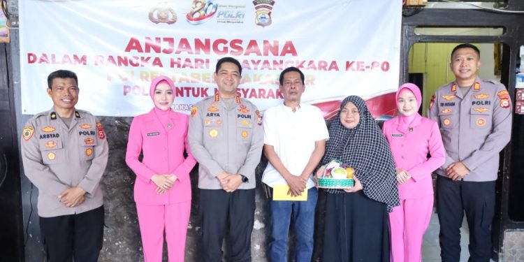 Peringati Hari Bhayangkara ke-80, Kapolrestabes Makassar bersama Ketua Bhayangkari Anjangsana ke Purnawirawan Polri