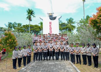 Kapolres Pinrang Pimpin Ziarah dan Tabur Bunga di TMP Palia Dalam Rangka Hari Bhayangkara ke-80