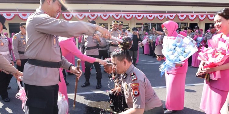 Pimpin Upacara Kenaikan Pangkat 149 Personel, Kapolrestabes Makassar: Jadikan Sebagai Motivasi