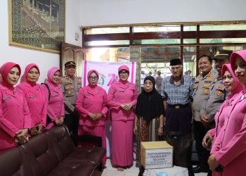 Peringati Hari Bhayangkara ke-80, Kapolres Selayar bersama Ketua Bhayangkari Anjangsana ke Purnawiran