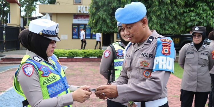 Sidak Gaktiblin, Kasi Propam Polres Maros Tegaskan Tidak Ada Toleransi Bagi Anggota Bermasalah