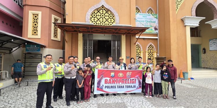 Personel Polres Tana Toraja Gelar Bakti Religi Dalam Rangka Hari Bhayangkara ke-80