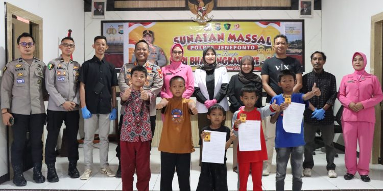 Kapolres Jeneponto Gelar Sunat Massal Gratis Dalam Rangka Hari Bhayangkara ke-80