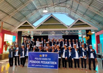 Melalui Police Goes To School, Satlantas Polres Luwu Tanamkan Budaya Tertib Berlalu Lintas di Ponpes