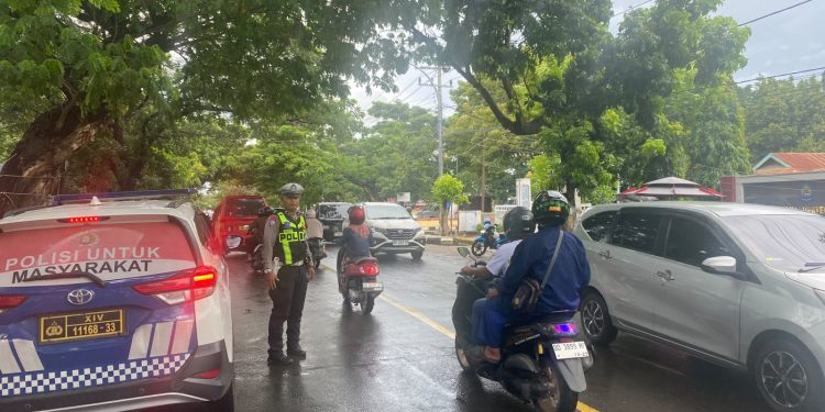 Patroli Lalu Lintas di Jalur Padat Jeneponto, Kasat Lantas: Fokus Knalpot Brong dan Parkir Liar