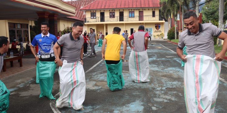Semarak HUT Bhayangkara ke-80, Kapolres Tana Toraja Kompak Ikut Lomba Dengan Personel