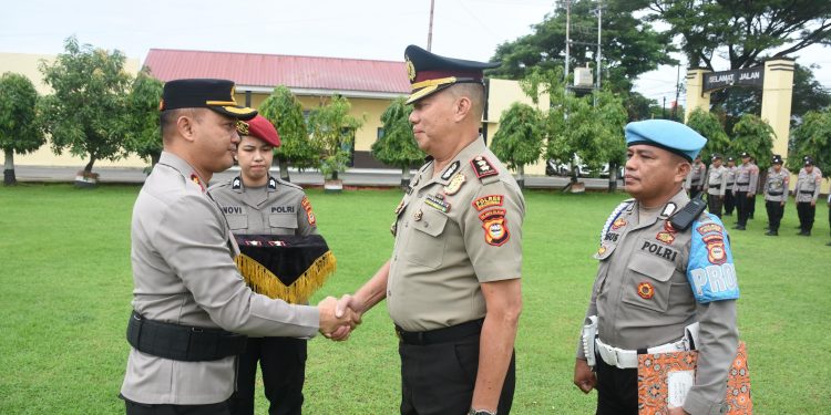 Kapolres Bulukumba Pimpin Upacara Kenaikan Pangkat Pengabdian Anggota