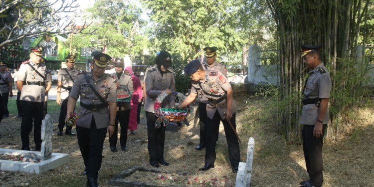 Jelang Hari Bhayangkara ke-80, Polres Parepare Gelar Ziarah Rombongan di TMP Paccekke