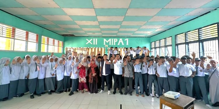 Satres Narkoba Polres Luwu Tanamkan Kesadaran Sejak Dini di Hari Pertama Sekolah