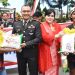 Kapolres Bulukumba bersama Ketua Bhayangkari Berbagi Kebahagiaan ke Masyarakat di Hari Jadi Bhayangkara ke-80