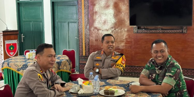 Kapolres Toraja Utara Silaturahmi Dengan Dandim 1414/Tator