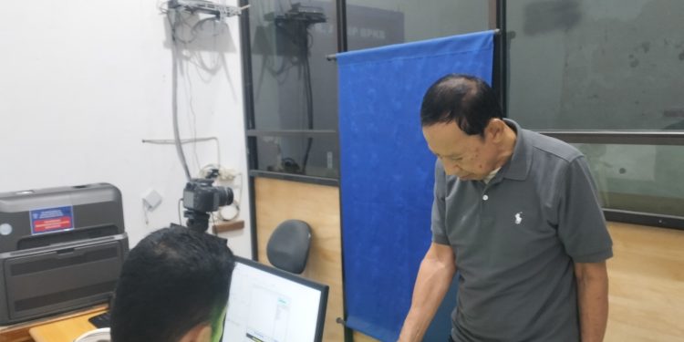 Personel Satlantas Polres Parepare Beri Pelayanan Prima ke Pemohon SIM