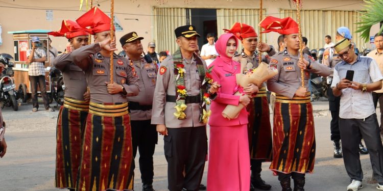 Bukan Sekadar Penyambutan, Tari Paduppa dan Angngaru Iringi Langkah Awal Kapolresta Gowa Mengabdi