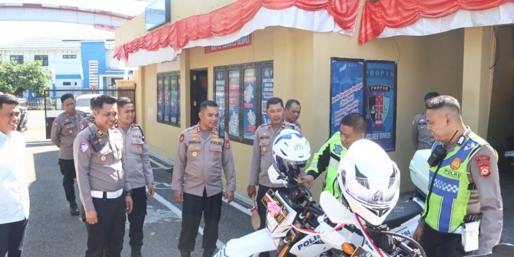 Kapolres Maros Resmikan Kendaraan Dinas Baru, Perkuat Pelayanan dan Respons Kepolisian