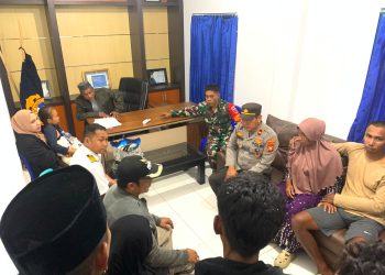 Personel Polres Selayar Kawal 6 Korban Selamat KLM Nurul Salsa Hingga Kembali ke Rumah