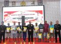Dimomen Hari Bhayangkara ke-80, Kapolres Selayar Bagi Beras ke Warga Prasejahtera