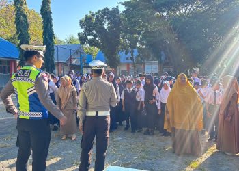Personel Satlantas Polres Jeneponto Sosialisasi Tertib Lalin ke Pelajar di Sekolah Secara Serentak