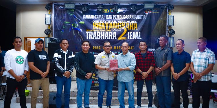Momen Haru, AKBP Adnan Pandibu Pamit ke Personel dan Panitia Jejal Trabhara Part 2