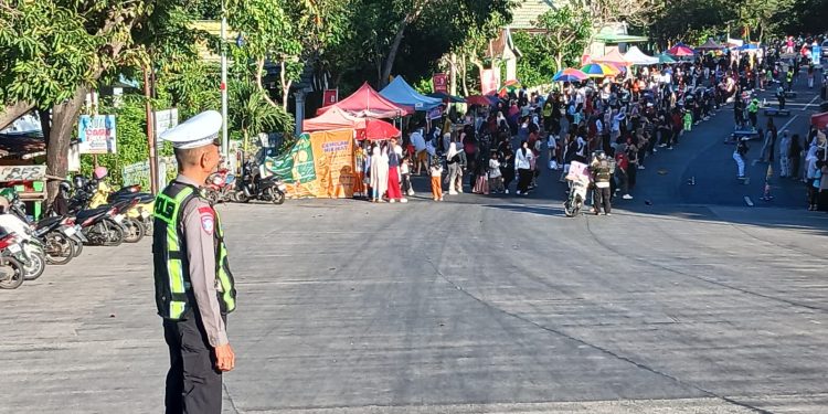 Personel Satlantas Polres Jeneponto Gelar Gatur dan Imbau Tertib Berlalu Lintas Saat CFD