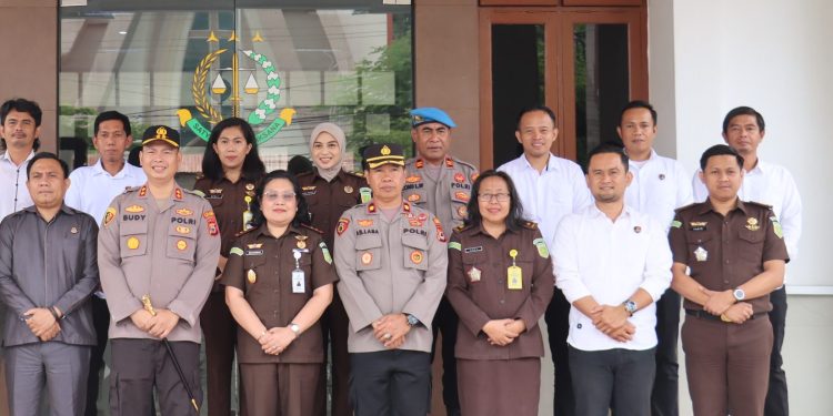 Perkuat Sinergitas, Kapolres Tana Toraja Silaturahmi Dengan Kejaksaan Negeri