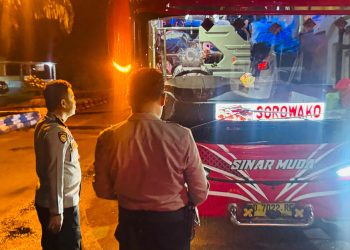 Personel Polres Luwu Gerak Cepat Tangani Pelemparan Bus di Suli