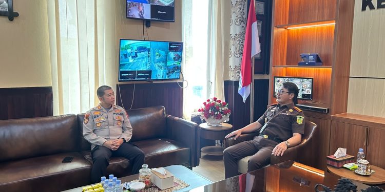 Kapolres Palopo Jalin Silaturahmi Dan Koordinasi Aph Dengan Kejaksaan Negeri Palopo
