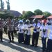 Kapolres Bulukumba Bagi Helm ke Pelajar di Hari Pertama Ajaran Baru
