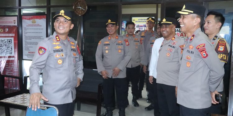 Hari Pertama Bertugas, Kapolres Wajo Cek Ruang Kerja, Tahanan, dan Inventaris Mako