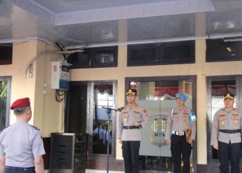 Kapolres Parepare Pimpin Upacara Kenaikan Pangkat Pengabdian Anggota
