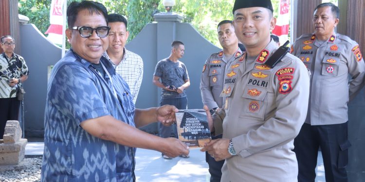 Ziarah ke Makam La Maddukkelleng, AKBP Douglas Tegaskan Komitmen Mengabdi Untuk Wajo