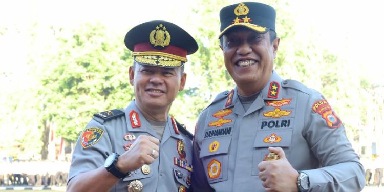 Kapolda Sulsel Pimpin Apel Pagi dan Laporan Kenaikan Pangkat Pengabdian Karo Log