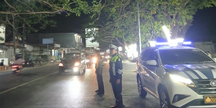 Ciptakan Kamseltibcar Lantas di Malam Hari, Satlantas Polres Jeneponto Gelar Patroli