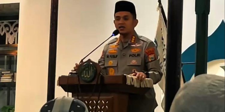 Mengawali Pengabdian, Kapolresta Gowa Safari Subuh dan Wakaf Al-Qur’an di Masjid Tua Katangka