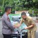 Dukung Gerakan Peduli Lingkungan, Kapolres Wajo Terima Secara Simbolis Armada Motor Sampah Roda Tiga Dari DLH
