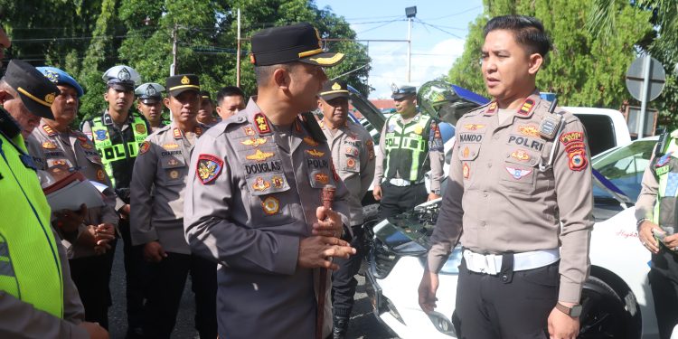 Pastikan Siap Digunakan, Kapolres Wajo Cek Kendaraan Dinas, Senpi dan Amunisi Personel