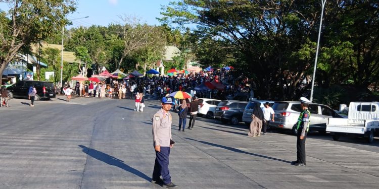 Personel Satlantas Polres Jeneponto Atur Lalu Lintas di Car Free Day Turatea