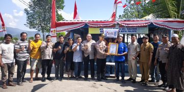 Polres Palopo Serahkan Hadiah Juara Sat Kamling Kepada Kelurahan Salekoe