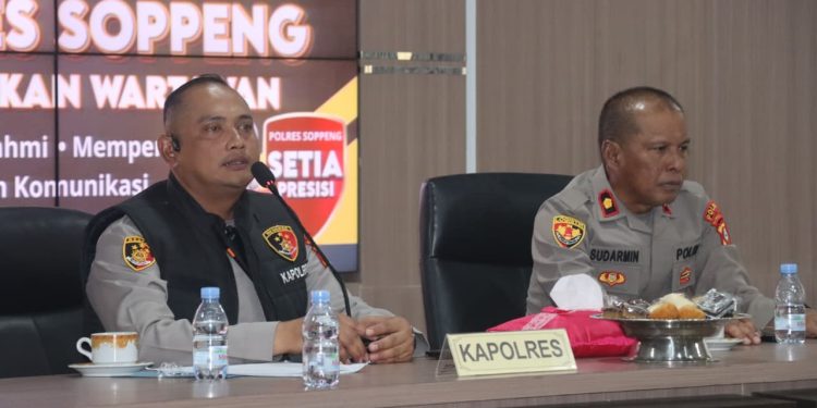 Perkuat Sinergi dan Keterbukaan Informasi, Kapolres Soppeng Silaturahmi Dengan Wartawan
