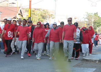 Semarak Kemerdekaan, Kapolres Sidrap bersama Ketua Bhayangkari Meramaikan Jalan Santai