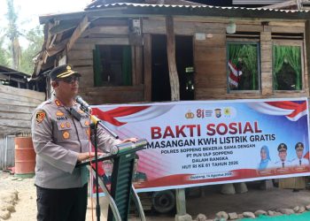 Kapolres Soppeng Gandeng PLN Hadirkan Listrik Gratis Bagi Warga Marioriawa