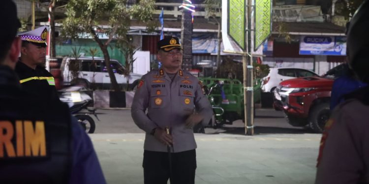 Pastikan Kamtibmas Kondusif, Kapolres Toraja Utara Pimpin Patroli Akhir Pekan