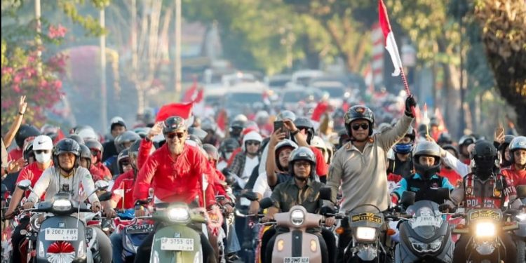Kapolres Barru Pimpin dan Kawal Langsung Konvoi Merah Putih Semarak HUT RI ke-81