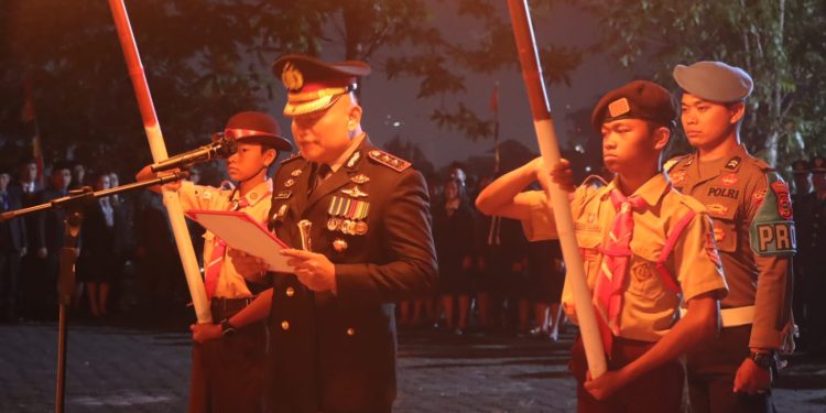 Kapolres Toraja Utara Pimpin Apel Kehormatan dan Renungan Suci di TMP Buntu Lepong​