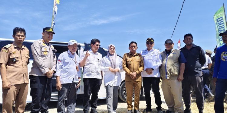 Wagub Sulsel Puji Terobosan Kapolres Sidrap Aliri Sawah Warga di Musim Kemarau