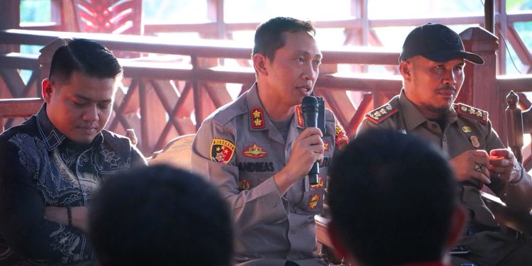 Perkuat Sinergitas, Kapolres Luwu Silaturahmi Bersama Warga Walenrang dan Lamasi